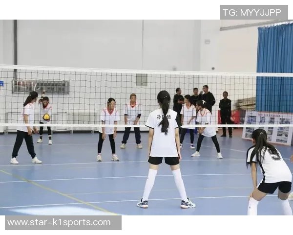 体育实时数据杨娜亲自揭秘排球技巧与训练心得助你提升竞技水平 体育实时数据杨娜亲自揭秘排球技巧与训练心得助你提升竞技水平